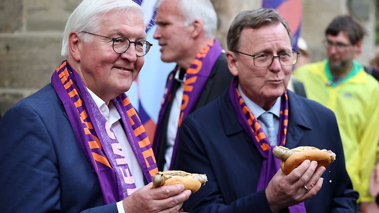 In Thuringia, even as head of state, you should always have one hand free - for the bratwurst.